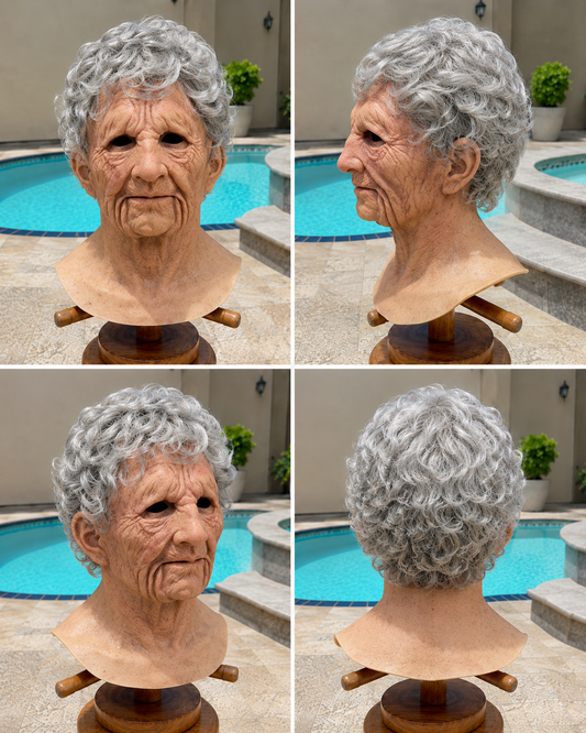 Frau mit grauen Haaren